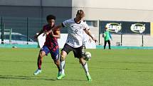 Fotbalisté Německa (bílé dresy) do osmnácti let zdolali na stadionu ve Zlíně Ameriku 2:0