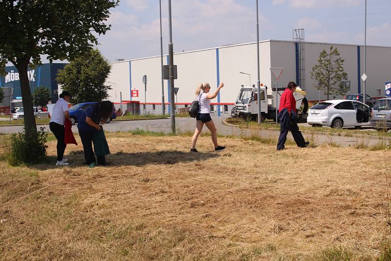 Evakuace všech zaměstnanců a zákazníků v malenovickém Centru ve Zlíně.