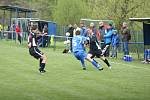 Zápas fotbalové I. B třídy mezi Lužkovicemi (v černém) a Veselou ovládli domácí 2:0.