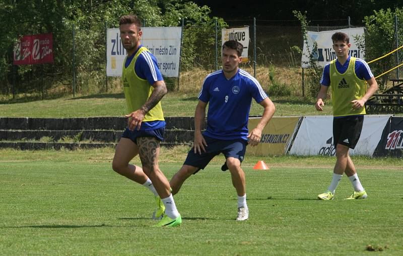 Fotbalisté ligového Fastavu Zlín v pondělí dopoledne zahájili přípravu na nový soutěžní ročník.