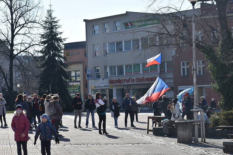 Demonstrace za návrat dětí do škol bez podmínek ve Zlíně, 7. března 2021.