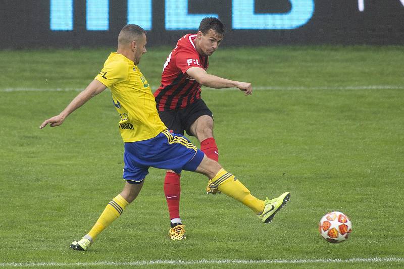 Zlín - Zápas skupiny o záchranu FORTUNA:LIGY mezi FC Fastav Zlín a SFC Opava. Matěj Helešic (SFC Opava).