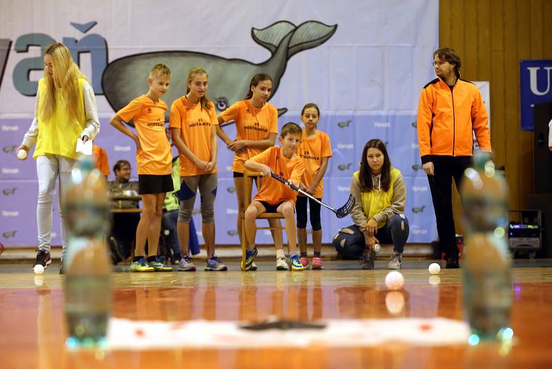 Soutěž  Zlínský vorvaň 2018 ve sportovní hale ve Zlíně.Florbal