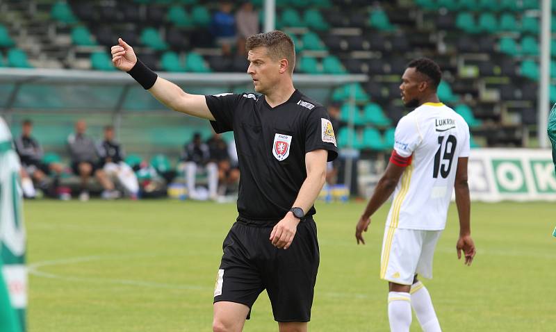 Fotbalisté Zlína (bílé dresy) v sobotním přípravném zápase zdolali domácí Karvinou 2:0.