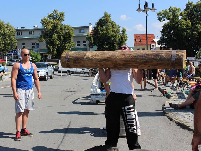 Ve Valašských Kloboukách se představili největší siláci z regionu