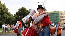 Zlínem prošel parádní průvod v rámci Mezinárodního festivalu dechových orchestrů a folklorních souborů