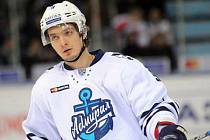 Kabinu extraligových hokejistů Zlína posílil ruský forvard Pavel Makarenko z Admiralu Vladivostoku. Sedmadvacetiletý rodák z Moskvy se zkušenostmi se zápasy z KHL podepsal v Baťově městě smlouvu do konce sezony.