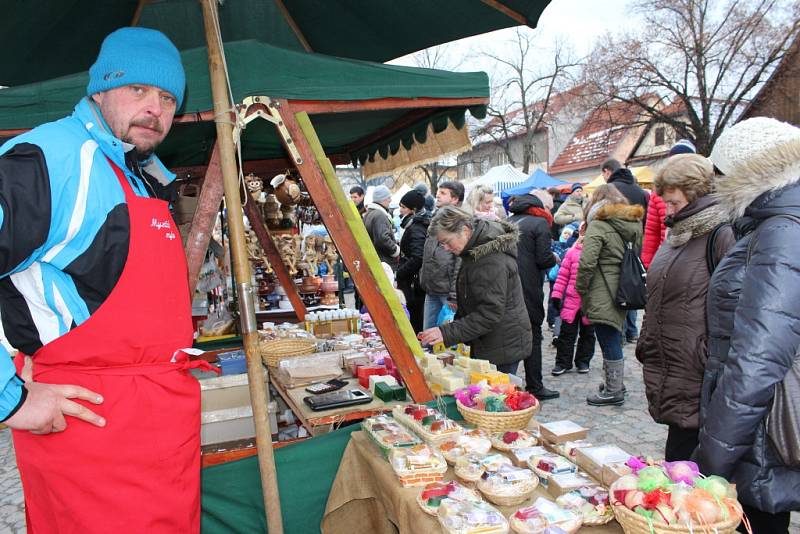 Ve Valašských Kloboukách se od 2. do 4. prosince 2016 konal 25. valašský mikulášský jarmek.