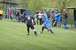 Zápas fotbalové I. B třídy mezi Lužkovicemi (v černém) a Veselou ovládli domácí 2:0.