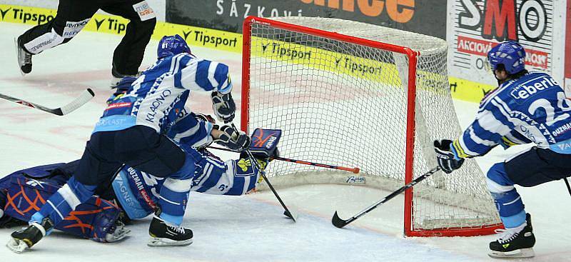 Extraligoví hokejisté Zlína (ve žlutém) v pátečním 16. kole doma rozstříleli poslední Kladno 8:0!