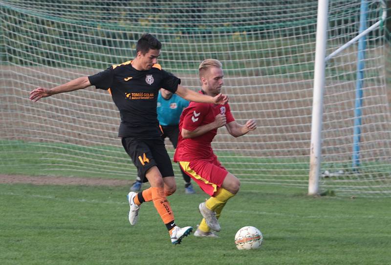 Fotbalisté Louk doma v 7. kole krajské I. B třídy skupiny B podlehli Přílukám 1:2 na penalty.