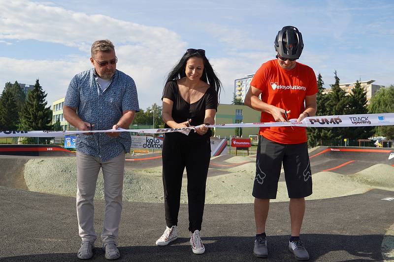 Nově otevřený pumptrack v Otrokovicích hostil v neděli 7. srpna 2022 mezinárodní závod.
