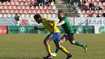 Fotbalisté Zlína (ve žlutém) ve 21. kole FORTUNA:LIGY prohráli v Příbrami 2:3.