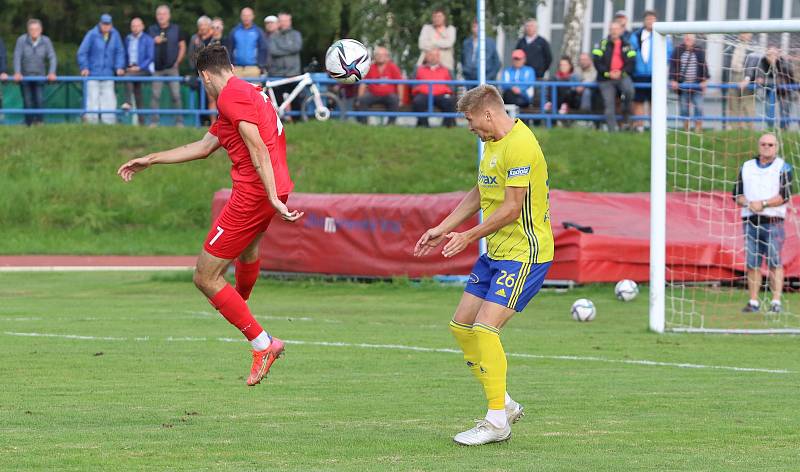 Fotbalisté Zlína (žluté dresy) ve 2. kole MOL Cupu zdolali domácí Blansko 4:1.