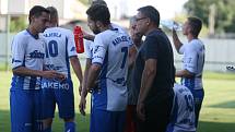 Fotbalisté Napajedel (v bílém) v sobotním 3. hraném kole krajského přeboru doma porazili Nedašov 2:0.