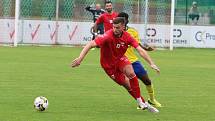 Fotbalisté Zlína (žluté dresy) ve 2. kole MOL Cupu zvítězili na hřišti divizního Startu Brno 3:0