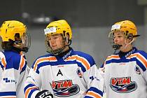 Ve Zlíně a Lhotě u Vsetína se od pondělí koná hokejové Mistrovství republiky krajů.