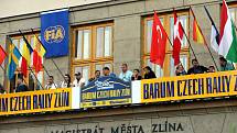 Slavnostní vyhlášení výsledků 51. ročnku Barum Czech Rally Zlín před radnicí. Z prvenství se posedmé v řadě, po desáté celkově, radoval Jan Kopecký.