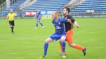 Fotbalisté Kateřinic (černé dresy) ve finále Zlínského Poháru KFS porazili Morkovice 1:0.