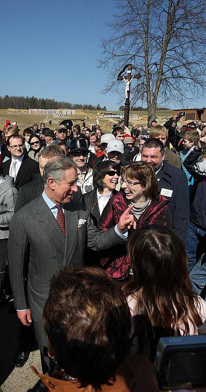 Britský korunní princ Charles v pondělí 22. března navštívil obec Hostětín na Uherskohradišťsku. Obec je známá kvůli svým ekologickým aktivitám.