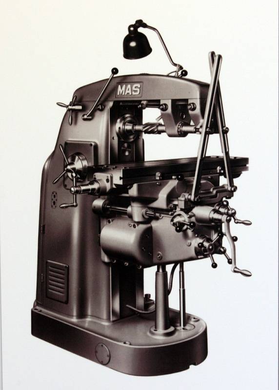 Výstava Dny strojírenství ve Zlíně. Výstava se koná u příležitosti 110. výročí založení Baťových strojíren. První frézka vyrobená ve strojírnách 1936.