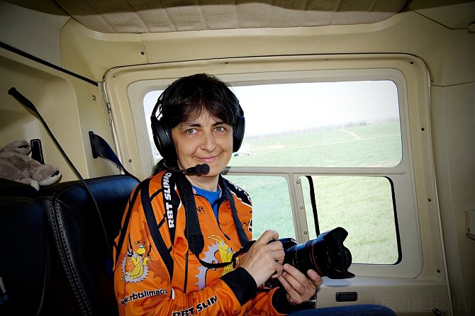 Lidka Polišenská ve vrtulníku při Rohálovské padesátce