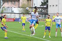 Fotbalisté Zlína (žluté dresy) ve 2. kole skupiny o záchranu zdolali doma Teplice přesvědčivě 3:0.