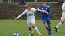 Fotbalisté Zlína B (v bílých dresech) prohráli v 10. kole Fortuna MSFL s béčkem Olomouce 1:3.