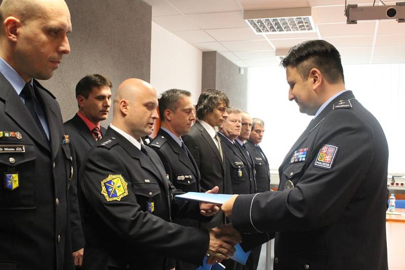 Policejní prezident ocenil policisty, kteří hlídali Vrbětice