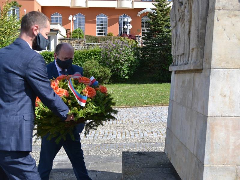 Luhačovice byly osvobozeny před 75 lety, město uctilo památku obětí války