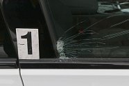 V Luhačovicích o víkendu řádil zloděj. Vykradl několik aut nejen v centru města.