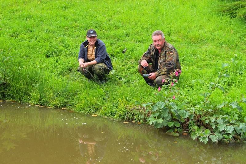 Rybářské závody žen na rybníku Kapřín v Březůvkách