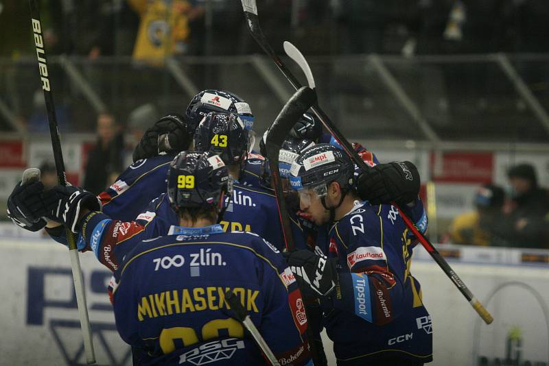 Extraligoví hokejisté Zlína (v modrém) ve 26. kole vyzvali doma Litvínov.