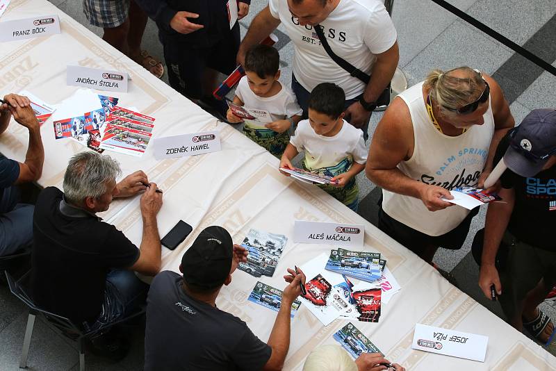 Barum rally 2019  - autogramiáda jezdců v obchodním centru Zlaté jablko