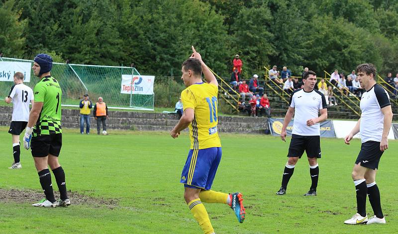 Fotbalisté Zlína B (žluté dresy) v 6. kole MSFL zdolali na Vršavě Frýdlant nad Ostravicí 1:0.