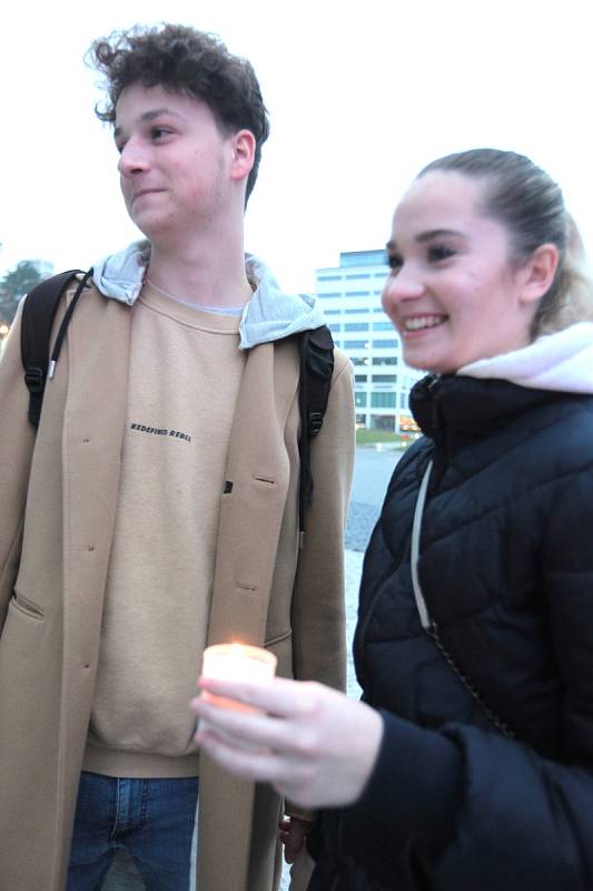 Oslavy 17. listopadu ve Zlíně obohatil průvod studentů Univerzity Tomáše Bati