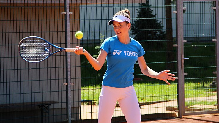 Nadějná tenistka Linda Nosková pod vedením Tomáše Krupy v Přerově.