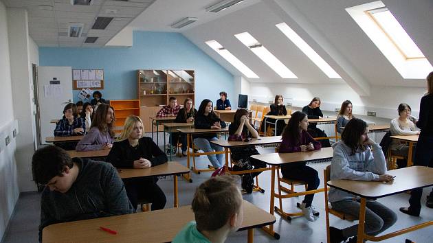 Slavičínské gymnázium hostilo soutěž v anglickém jazyce.