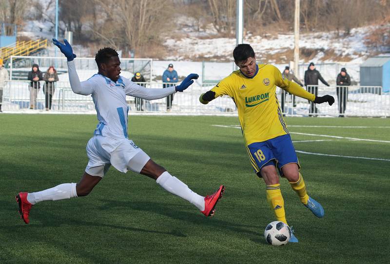 Fotbalisté Zlína (žluté dresy) ve druhém zimním přípravném zápase přehráli slovenskou Nitru 5:0.