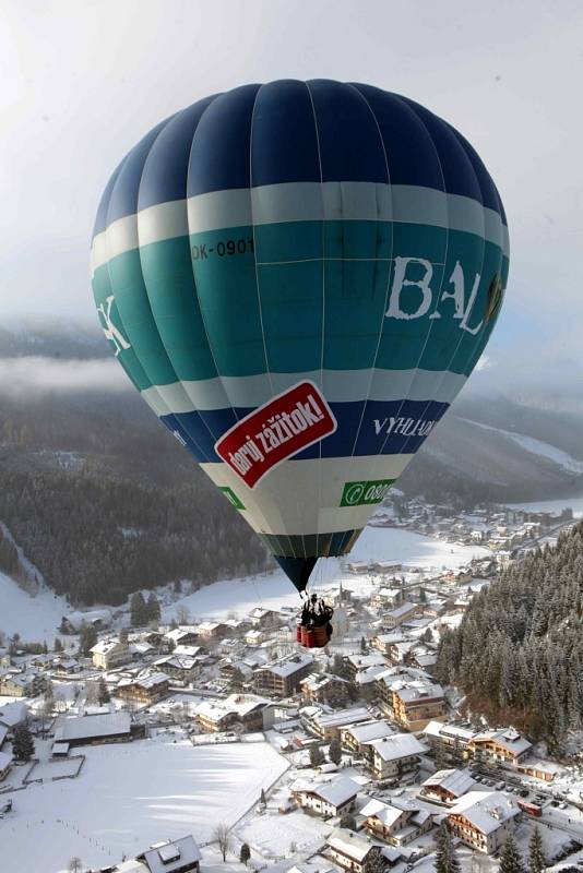 Balony z našeho kraje nad Alpami