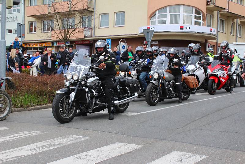 V sobotu 7. dubna 2018 se na náměstí v Otrokovicích konalo zahájení motorkářské sezony vyjížďkou MOTOBESIP - Restart.