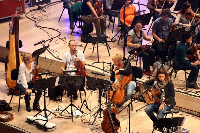 Aneta Langerová zkouší s filharmonií B. Martinů  