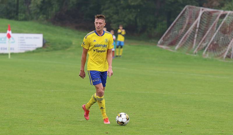 Fotbalisté Zlína (žluté dresy) ve 2. kole MOL Cupu zvítězili na hřišti divizního Startu Brno 3:0