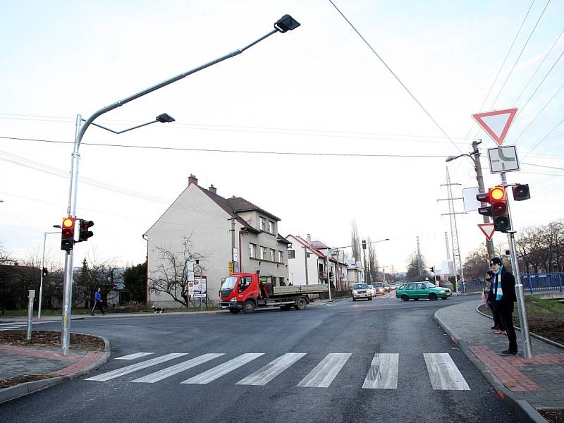 Nová světelná křižovatka na nábřeží v Prštném ve Zlíně.