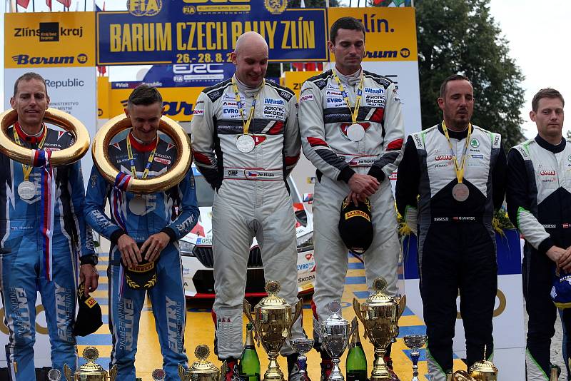 Slavnostní vyhlášení výsledků 51. ročnku Barum Czech Rally Zlín před radnicí. Z prvenství se posedmé v řadě, po desáté celkově, radoval Jan Kopecký.