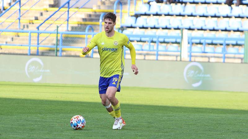 Fotbalisté Zlína (žluté dresy) ve 29. kole FORTUNA:LIGY prohráli s Mladou Boleslaví 1:2.