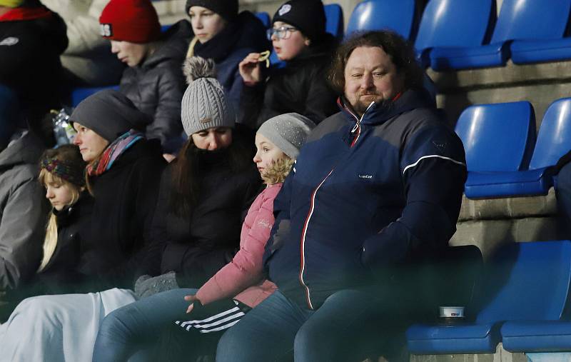 Fotbalisté Zlína (žluté dresy) v úvodním jarním zápase remizovali s Baníkem Ostrava.