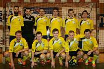 Sáloví fotbalisté SMR Plus Zlína (ve žlutém). Ilustrační foto