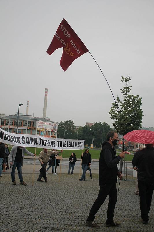 Demonstrace proti premiérovi Andreji Babišovi ve Zlíně - 9. 6. 2020