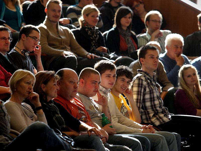 Tomio Okamura diskutoval v pátek 9. března na půdě Univerzity Tomáše Bati se studenty.